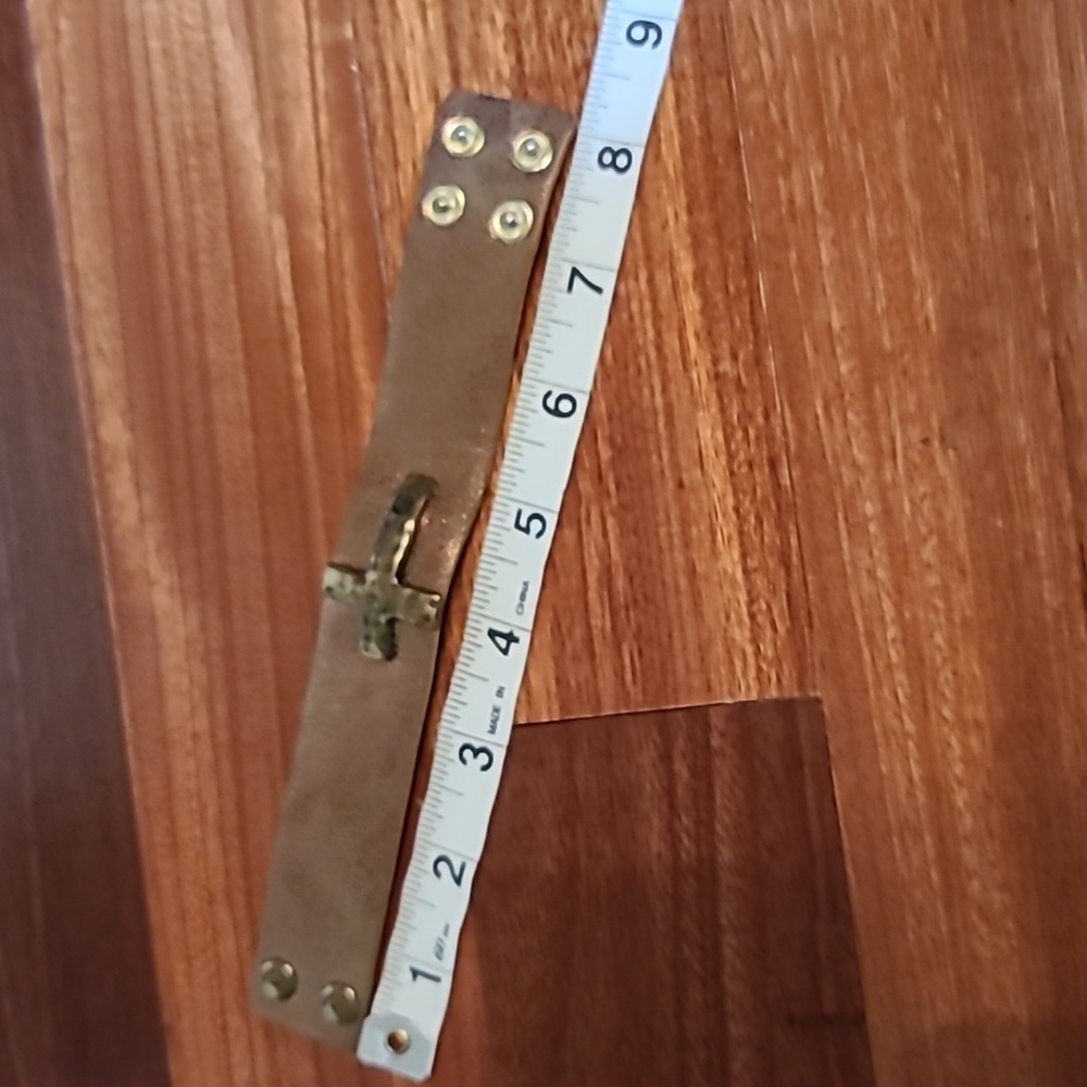 Cross band adjustable bracelet